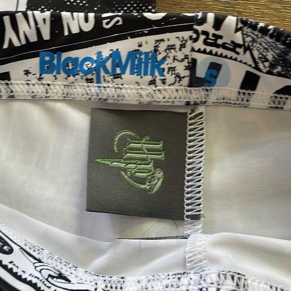 Blackmilk Harry Potter Daily Prophet Leggings - Picture 7 of 10